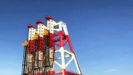 國內首艘深層水泥攪拌船在香港新機場投入使用