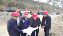 段致輝縣長(zhǎng)帶隊(duì)到平陵街道和塔牌水泥廠調(diào)研