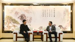 西藏自治區黨政代表團來華新水泥訪問