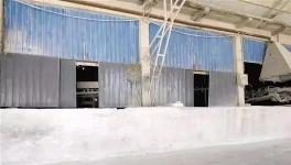 記者暗訪發現一家窯磨一體水泥企業有水泥粉塵外溢