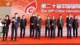 巾幗不讓須眉，這就是水泥人精神！