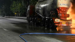 緊急！散裝水泥車起火，救援時突發爆響！