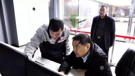 縣長帶隊夜查環保，察看中聯水泥廠區監控！