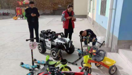 布拉可蘇鄉3村幼兒園小朋友有了新玩具