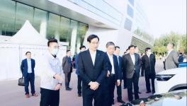 中建材董事長周育先與北汽集團董事長姜德義洽談合作事宜！