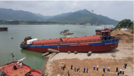 廣東首艘新建LNG單燃料動(dòng)力水泥罐裝船“中集潤(rùn)慶106”順利吉水